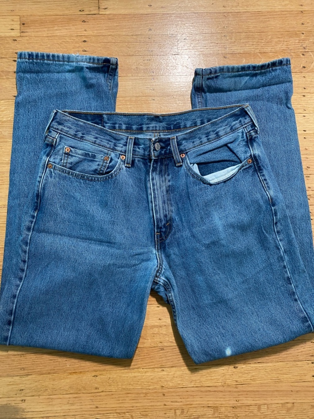 Vintage Levi’s 550s - Picture 2 of 5